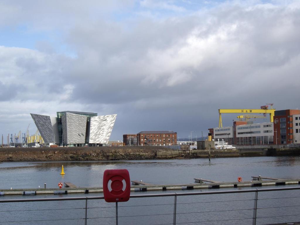Titanic View Apartment Belfast Værelse billede